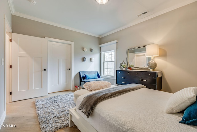 262 Harps Ln, Gray, TN 37615 - bedroom featuring crown molding and wood finished floors