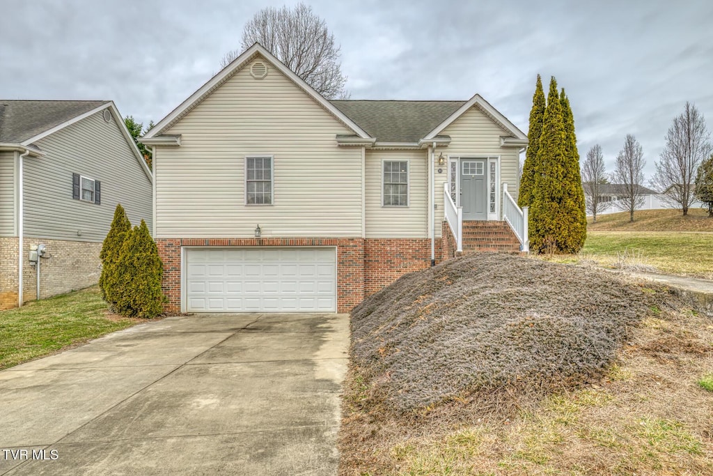 view of front of house featuring a garage