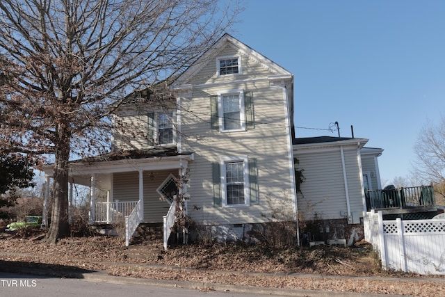 view of front facade with covered porch