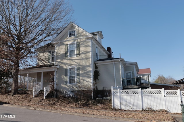 view of front of house featuring a porch