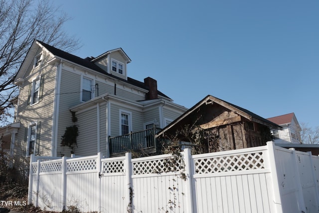 view of front of property