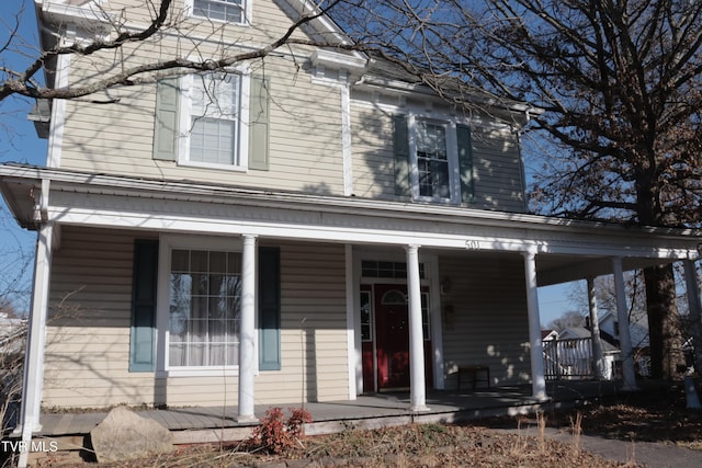 view of front of property with a porch