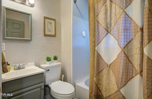 full bathroom featuring vanity, shower / tub combo with curtain, and toilet