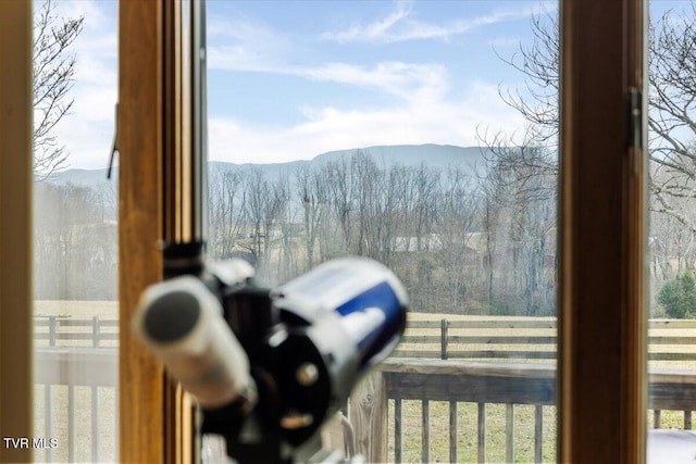 room details featuring a mountain view