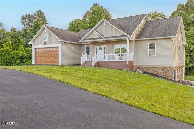 125 Forsyth Ln, Jonesborough, TN 37659 - craftsman-style house with an attached garage, covered porch, a front lawn, and roof with shingles