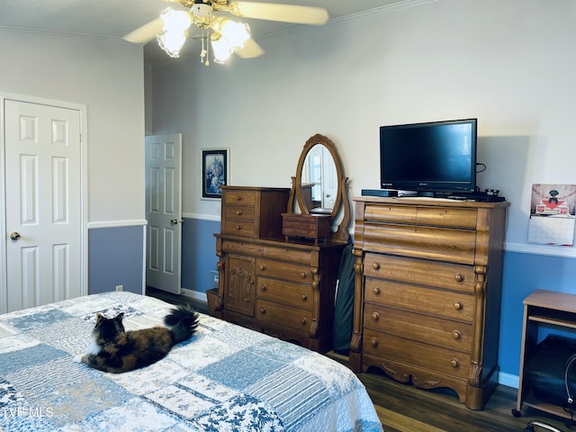 800 Buffalo Ridge Rd, Big Stone Gap, VA 24219 - bedroom featuring dark hardwood / wood-style flooring, crown molding, and ceiling fan