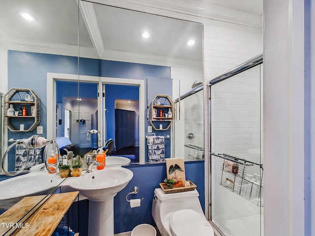 400 Bancroft Chapel Rd, Kingsport, TN 37660 - full bath featuring a shower stall, crown molding, and toilet