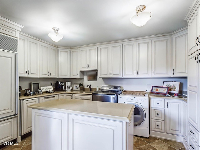 400 Bancroft Chapel Rd, Kingsport, TN 37660 - washroom featuring washer and dryer and cabinet space