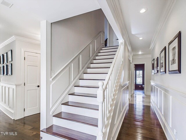 400 Bancroft Chapel Rd, Kingsport, TN 37660 - stairway with a decorative wall, crown molding, wood finished floors, a wainscoted wall, and recessed lighting