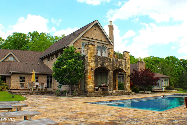 400 Bancroft Chapel Rd, Kingsport, TN 37660 - swimming pool featuring a patio