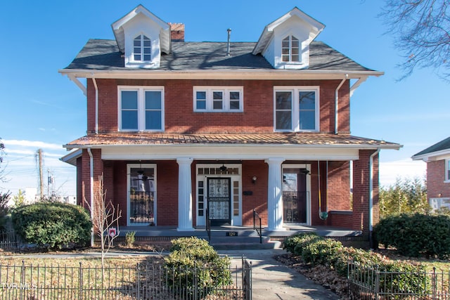 view of front of property featuring a porch