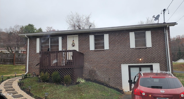 view of front of house with a front yard