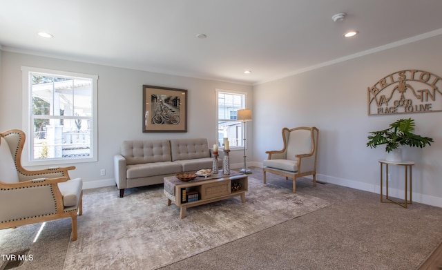 living room with recessed lighting, carpet flooring, crown molding, and baseboards