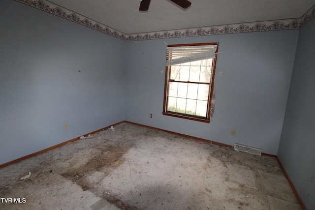 empty room with ceiling fan