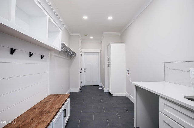 294 River Pointe Dr, Greeneville, TN 37743 - mudroom with baseboards, ornamental molding, and recessed lighting