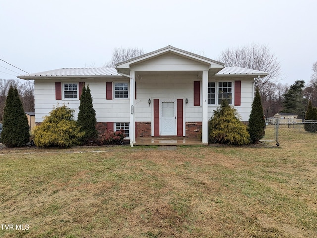 view of front of home with a front yard