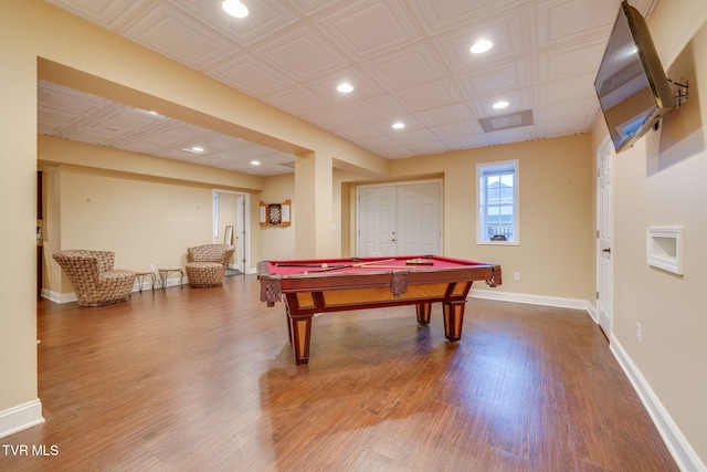 game room featuring an ornate ceiling, recessed lighting, wood finished floors, billiards, and baseboards