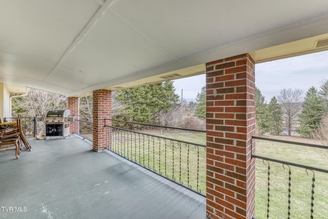 305 Overbrook Dr, Bristol, TN 37620 - balcony with area for grilling