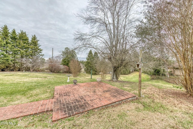 305 Overbrook Dr, Bristol, TN 37620 - view of yard with a patio area