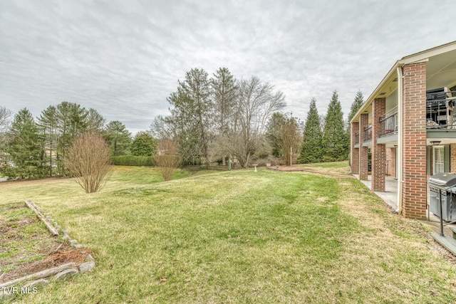 305 Overbrook Dr, Bristol, TN 37620 - view of yard with a balcony
