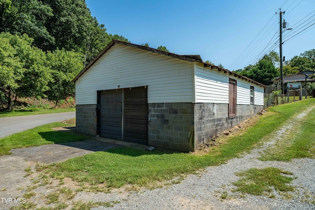 view of detached garage