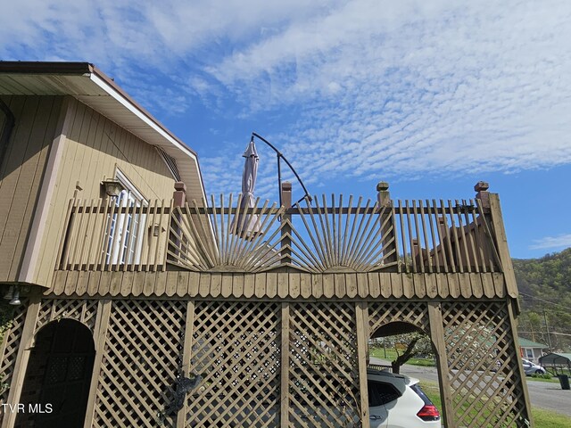 316 W Shawnee Ave, Big Stone Gap, VA 24219 - view of wooden deck
