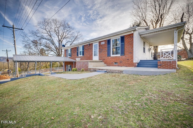 ranch-style house featuring crawl space, a front yard, and brick siding