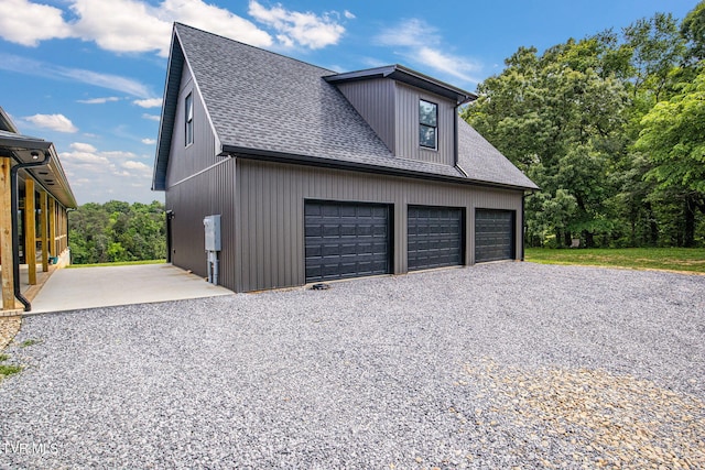 2150 Sunnyside Rd, Greeneville, TN 37743 - garage with driveway