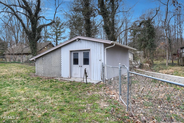 view of outdoor structure featuring an outdoor structure and fence