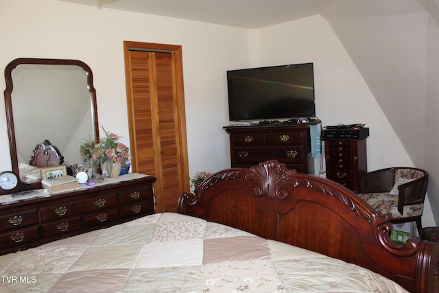 bedroom featuring a closet