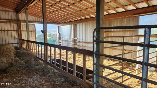 251 Fee Trl, Ewing, VA 24248 - view of stable