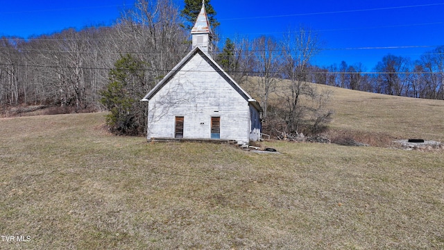 view of outdoor structure