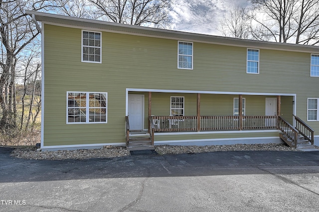 view of front of house featuring a porch