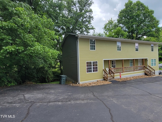 660 Jena Beth Dr Unit 2, Elizabethton, TN 37643 - view of front of house featuring covered porch