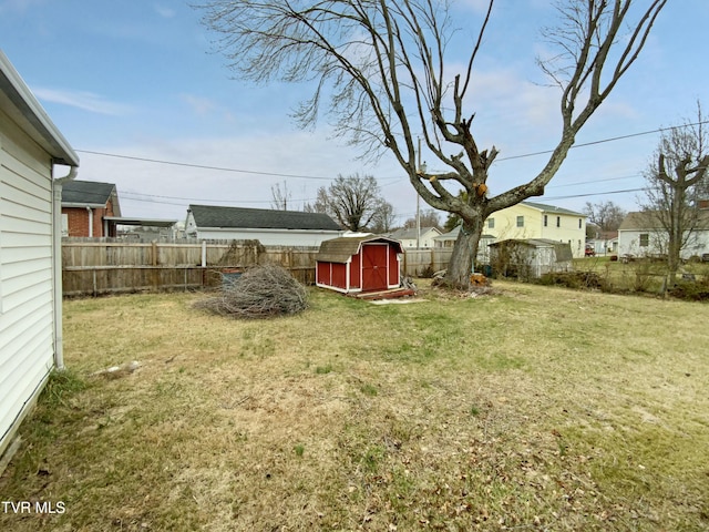 1536 Pineola Ave, Kingsport, TN 37664 - view of yard with a fenced backyard, an outdoor structure, and a storage shed