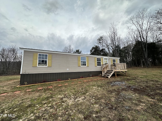 manufactured / mobile home featuring a deck