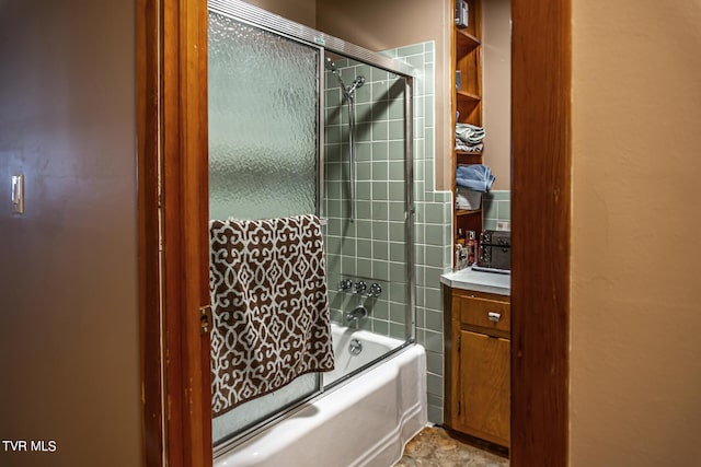 bathroom featuring enclosed tub / shower combo