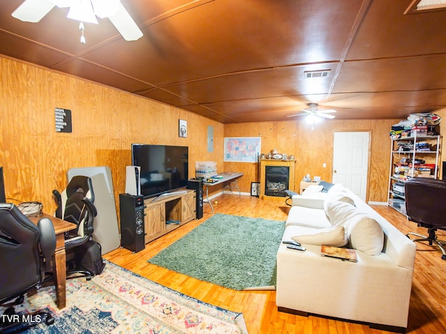 5659 Browning Way, Russellville, TN 37860 - living area with a ceiling fan, visible vents, and wood finished floors