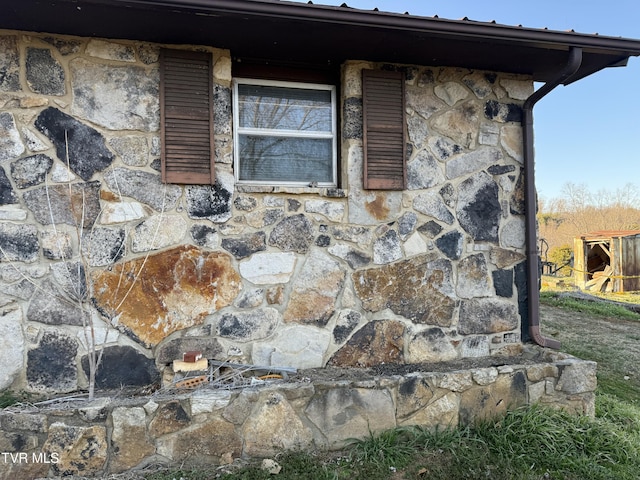 exterior details with stone siding