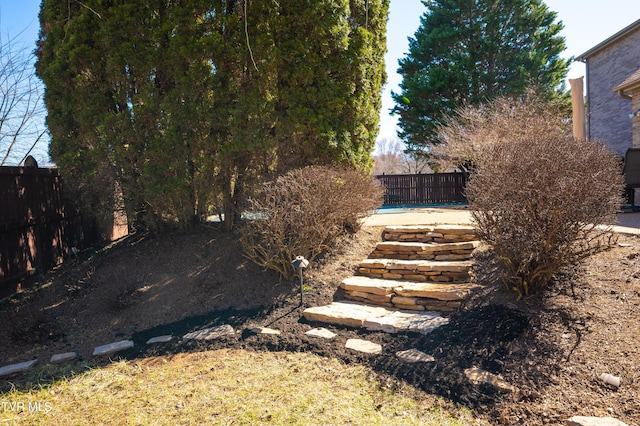 view of yard featuring a fenced backyard