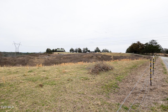 view of yard featuring a rural view