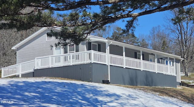 view of front facade with a porch