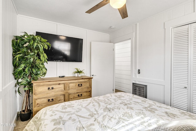 bedroom featuring a ceiling fan