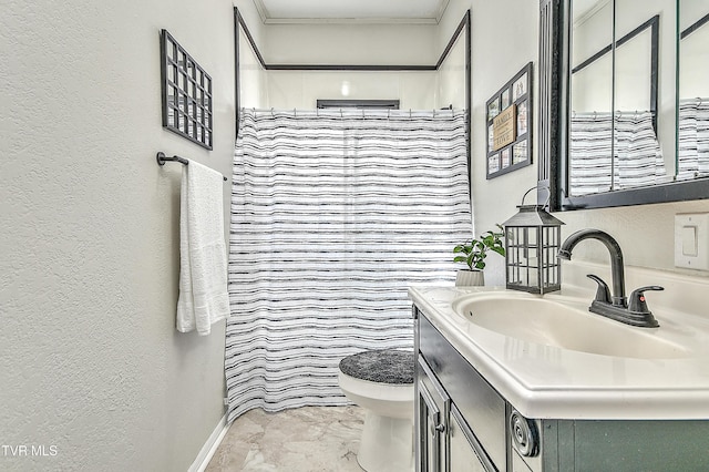 full bathroom featuring a textured wall, toilet, curtained shower, crown molding, and vanity