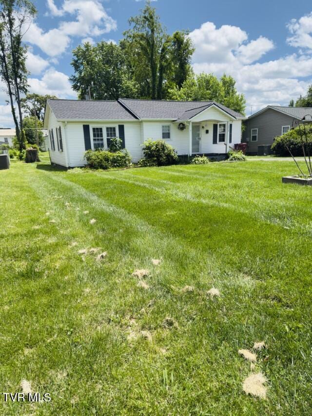 1310 E Chilhowie Ave, Johnson City, TN 37601 - photo 2