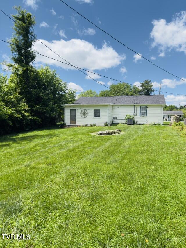 1310 E Chilhowie Ave, Johnson City, TN 37601 - photo 4