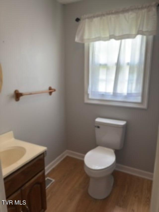 1310 E Chilhowie Ave, Johnson City, TN 37601 - photo 11