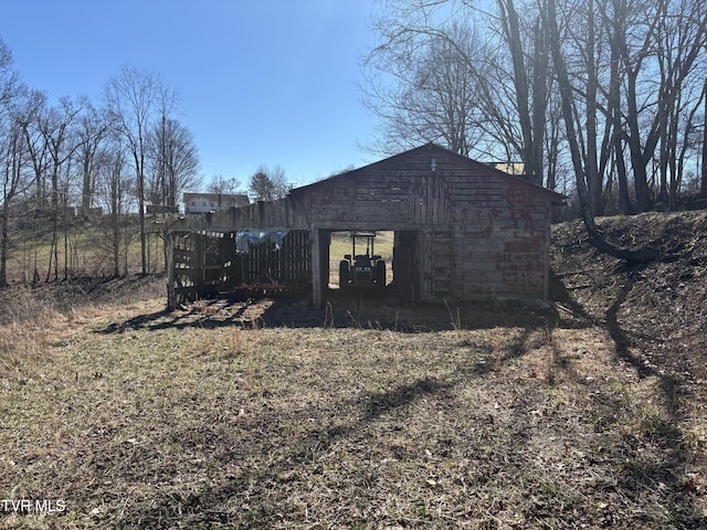 view of outbuilding with an outbuilding