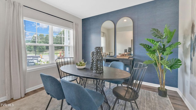 1807 Fox Meadows Cir, Bluff City, TN 37618 - dining area featuring baseboards and wood finished floors