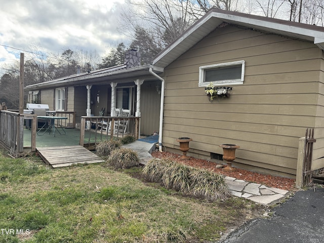401 N Mohawk Dr, Erwin, TN 37650 - exterior space featuring a yard and a chimney